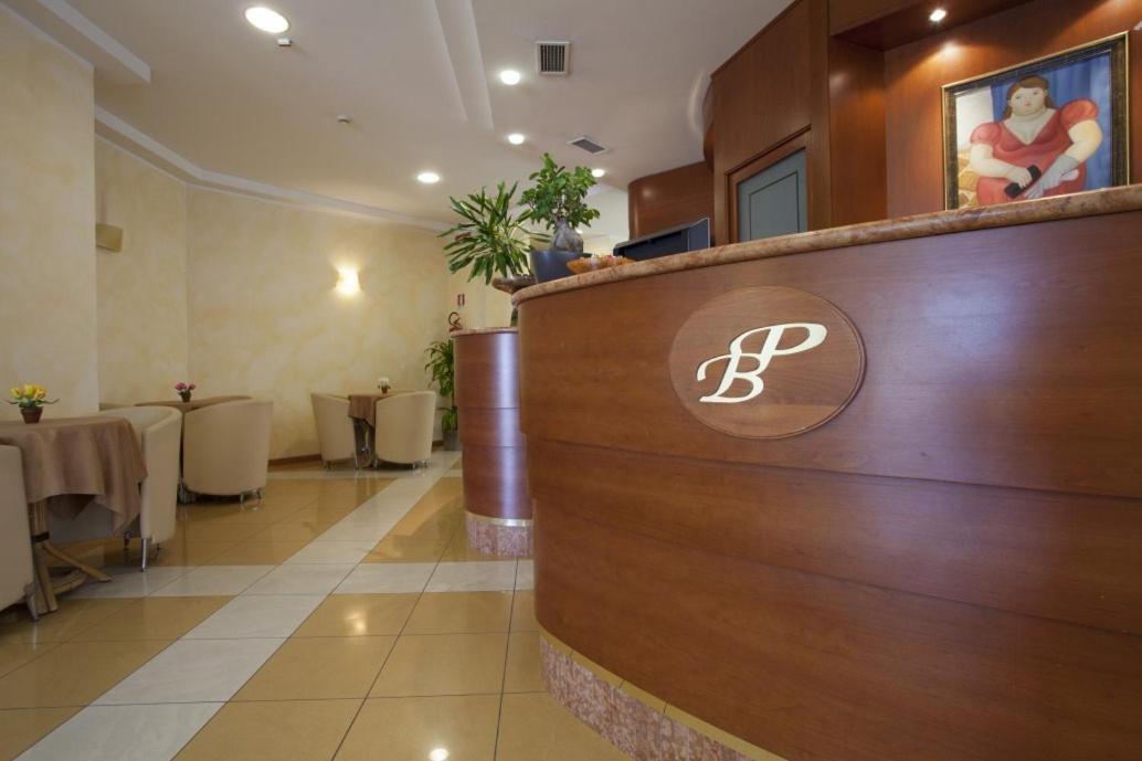 Hotel Palm Beach B&B Sea View Римини Экстерьер фото