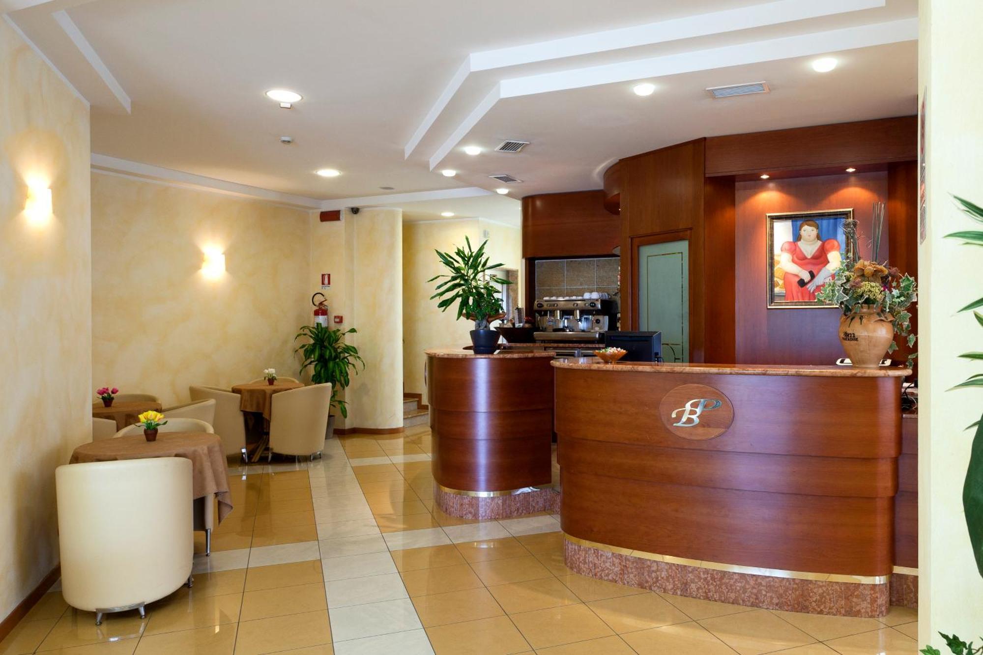 Hotel Palm Beach B&B Sea View Римини Экстерьер фото