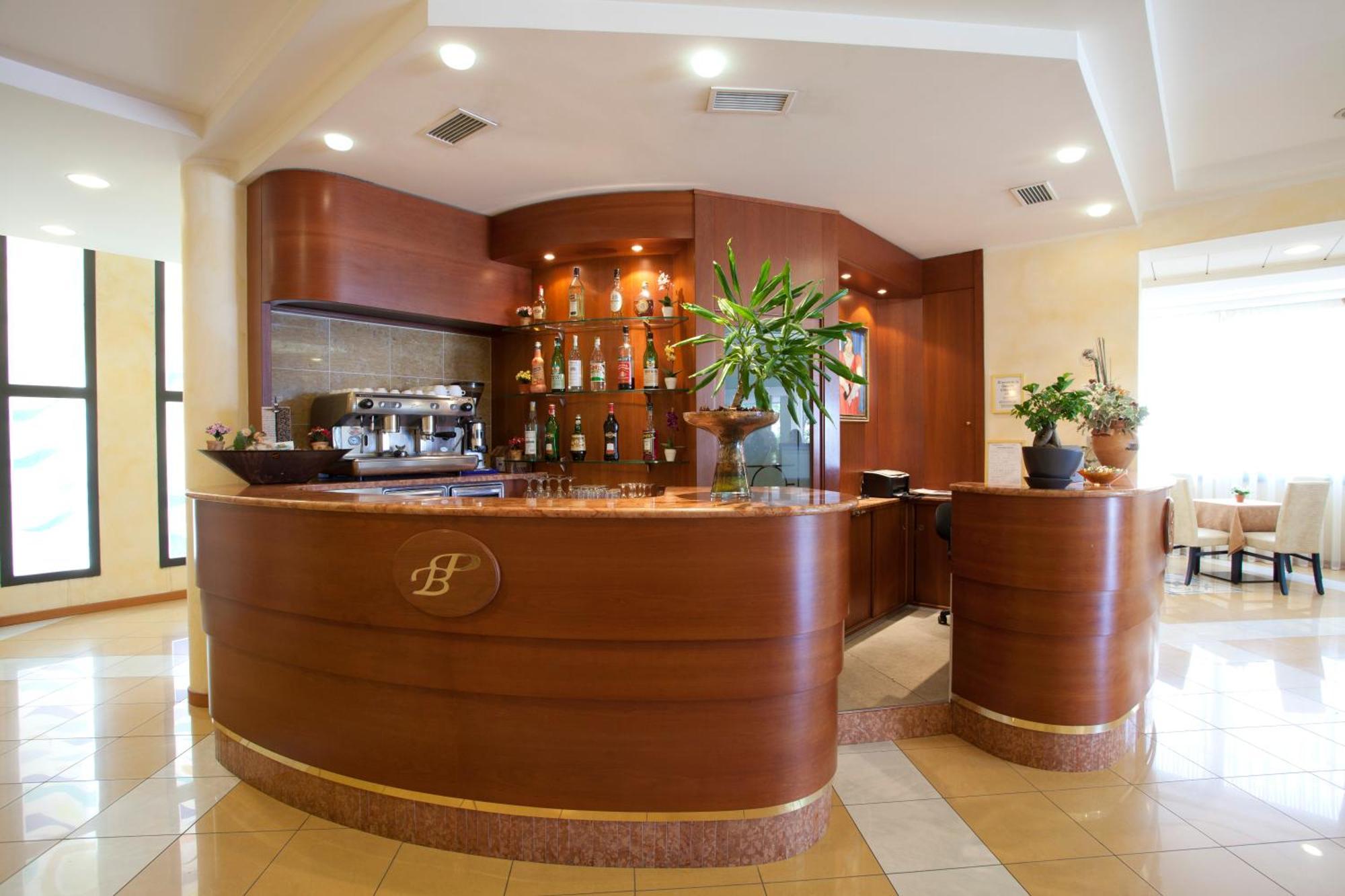 Hotel Palm Beach B&B Sea View Римини Экстерьер фото