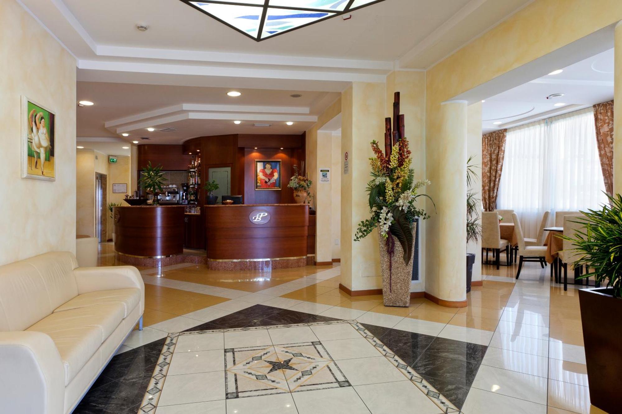 Hotel Palm Beach B&B Sea View Римини Экстерьер фото
