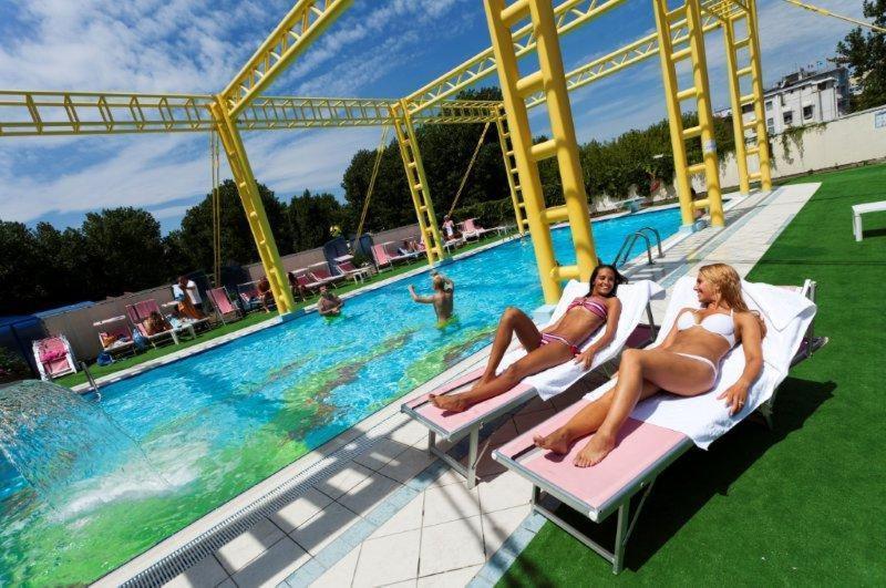 Hotel Palm Beach B&B Sea View Римини Экстерьер фото
